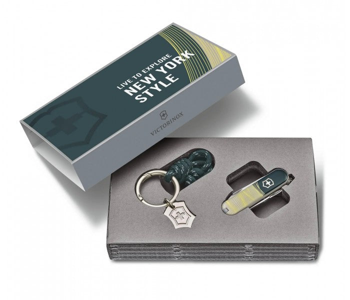 Victorinox Classic SD New York Style Multitool w Key Ring 0.6223.E223