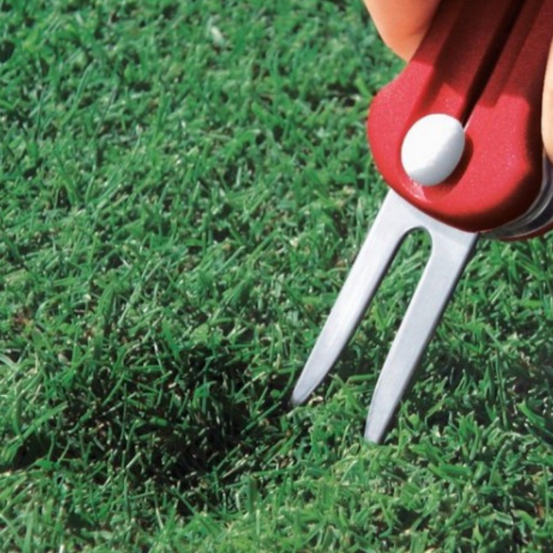 Victorinox Golf Tool Translucent Red Multitool 0.7052.T