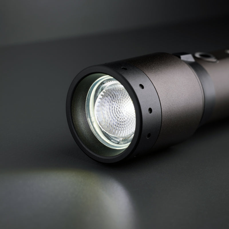 LED LENSER P7R Signature Rechargeable Flashlight 2000 Lumens