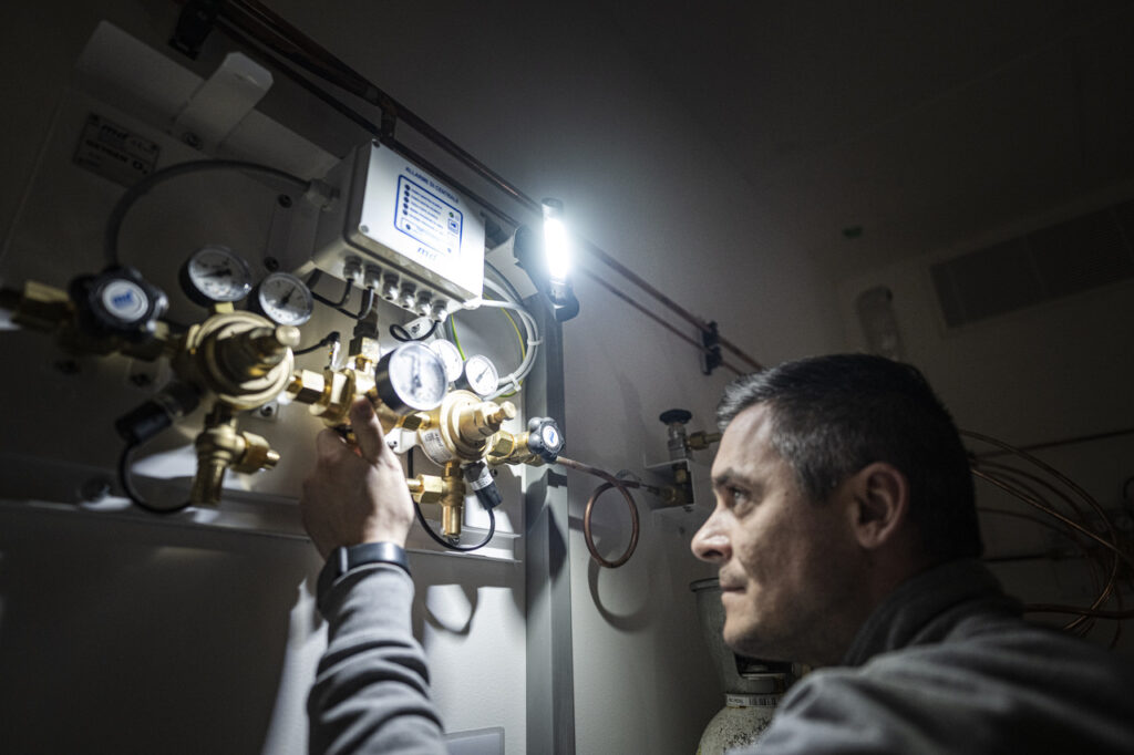 LEDLENSER W7R Work Light 600 Lumens + UV Spot Light Rechargeable, Inspection Light