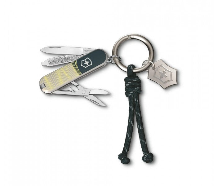 Victorinox Classic SD New York Style Multitool w Key Ring 0.6223.E223